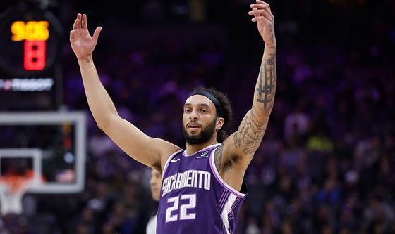 卡特末节狂轰22分造逆转 国王主场送步行者10连败