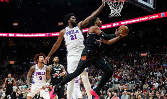 开云-最多领先33分！恩比德27+8+7失误76人轻取猛龙 马克西33分