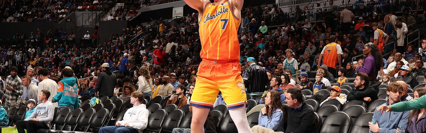 真人-打得还可以！克尼佩尔21中8拿到21分11板1助1断