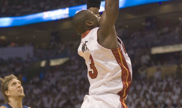 棋牌-贝弗利：抛开生涯只比较巅峰高度 06韦德各项数据都比不上18哈登