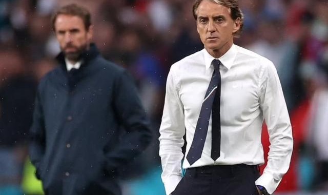 小唐：糟糕开局本会让我们完蛋 椰子：空气弥漫神奇